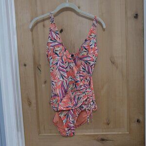 NIP TUCK multi cup swimsuit, size 8
